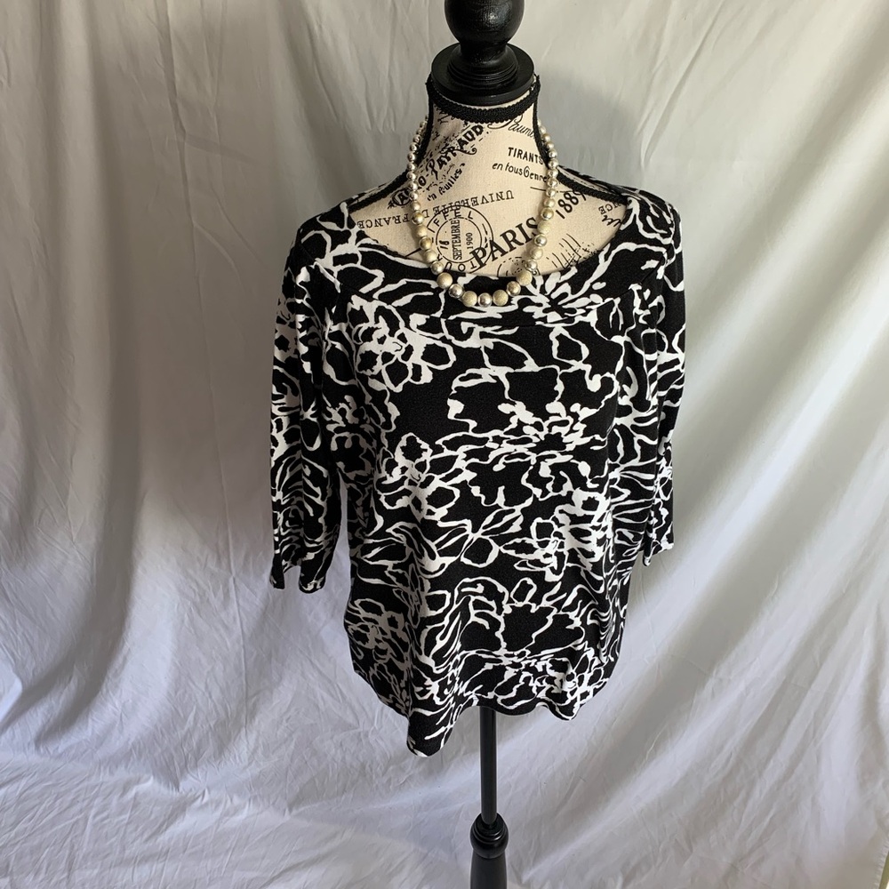 Jones New York Monochrome Floral Blouse